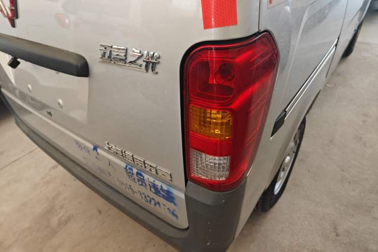 Used Wuling Zhiguang 2023 1.5L Utility Version with Enclosed Windows 2 Seats