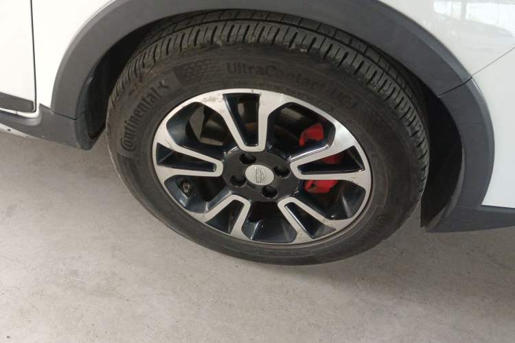 Used Geely Auto Vision X3 2017 1.5L Automatic Luxury Model Right Front Wheel Hub