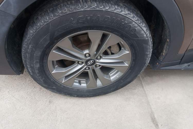 Used Hyundai Santa Fe 2013 Revised Version 2.4L Automatic All-Wheel Drive Smart Type