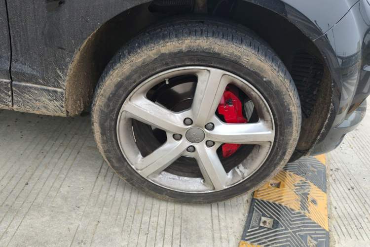 Used Audi Q7 2014 35 TFSI Sport Edition Right Front Wheel Hub