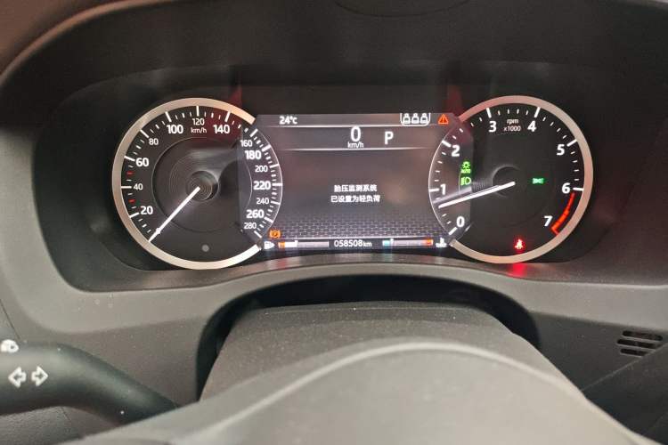 Used Jaguar XEL 2020 2.0T 200 PS R-DYNAMIC S Advanced Sport Edition Odometer Close Up