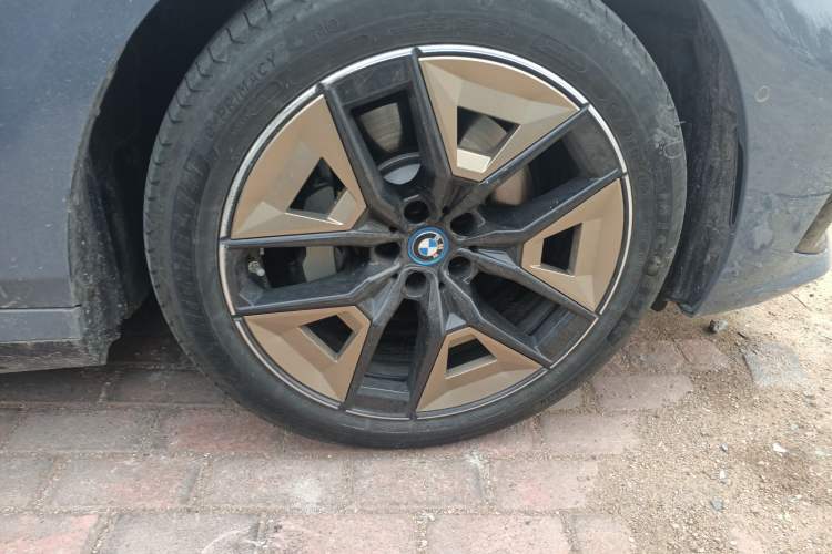 Used BMW i5 2024 eDrive 35L Luxury Model with M Sport Package