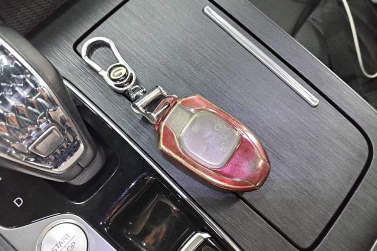 Used GAC Trumpchi GS8 2022 Linghang Series 2.0 TGDI Two-Wheel-Drive Luxury Smart Connectivity Version (7 Seats) Vehicle Key