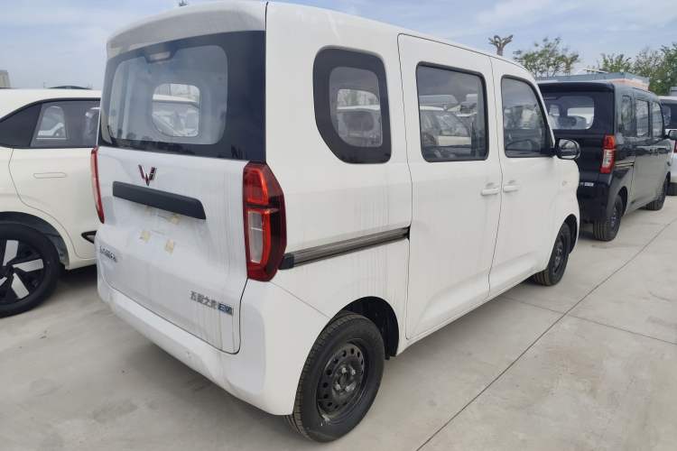 Used Wuling Zhiguang New Energy 2025 Standard Model Rear Right 45 Deg
