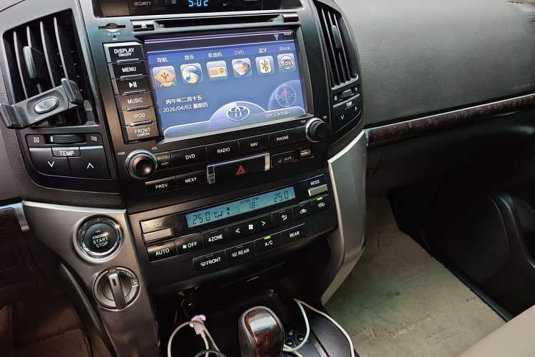 Used Toyota Land Cruiser 2010 4.0L Automatic VX Audio And AC Panel