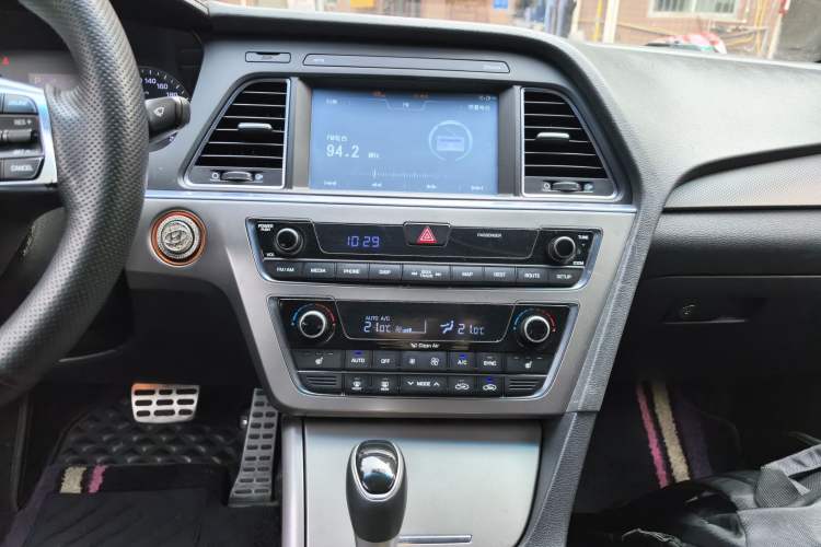 Used Hyundai Sonata 2015 1.6T GLX Advanced Model Audio And AC Panel