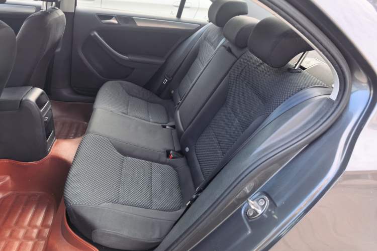 Used Volkswagen Sagitar 2012 1.6L Manual Fashion Edition