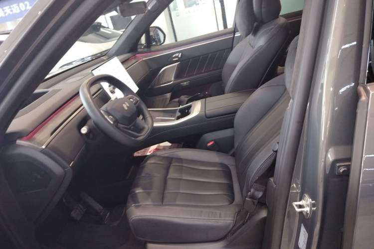 Used ONVO Luxeed L90 2025 Model—Max Six-Seater Version Left Front Seat