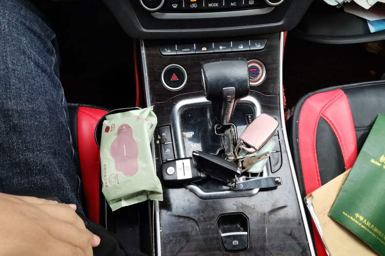 Used Land X7 2015 2.0T Panoramic Luxury Edition
