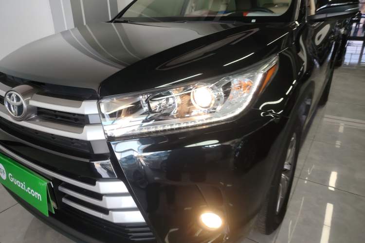 Used Toyota Highlander 2018 2.0T Two-Wheel Drive Elite Version 5 Seats China VI Standard
