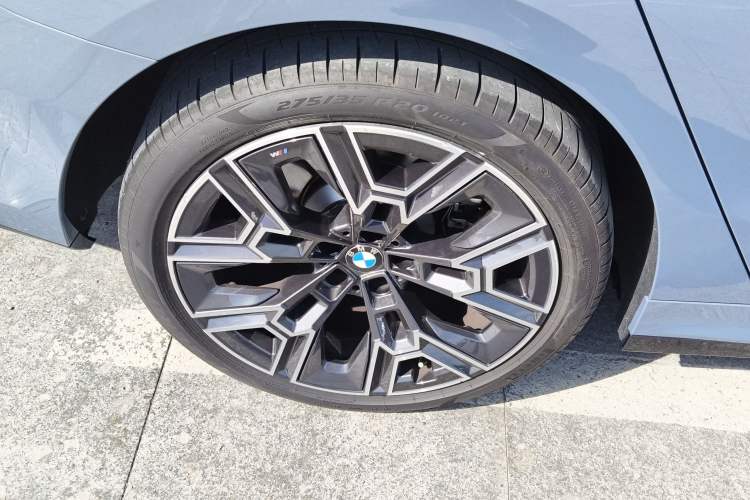 Used BMW 5 Series 2024 530Li Luxury Edition M Sport Package