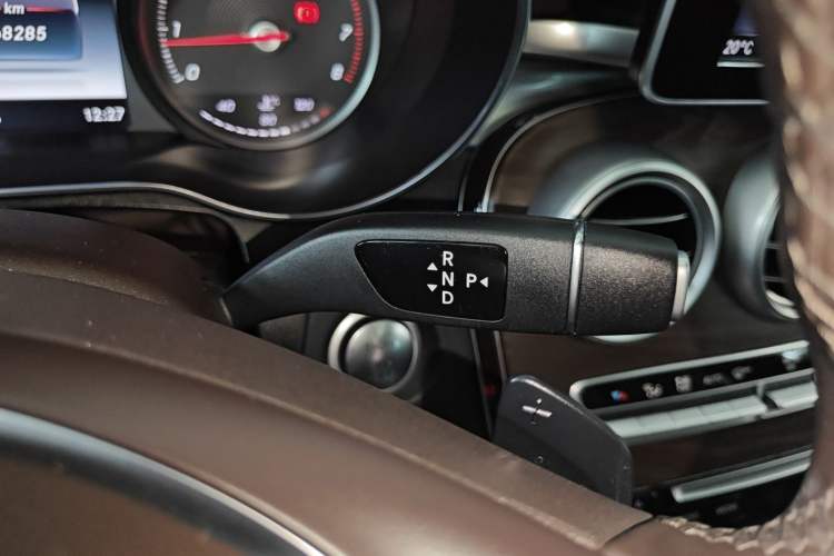 Used Mercedes-Benz GLC 2019 GLC 300 L 4MATIC Dynamic Model Gear Lever