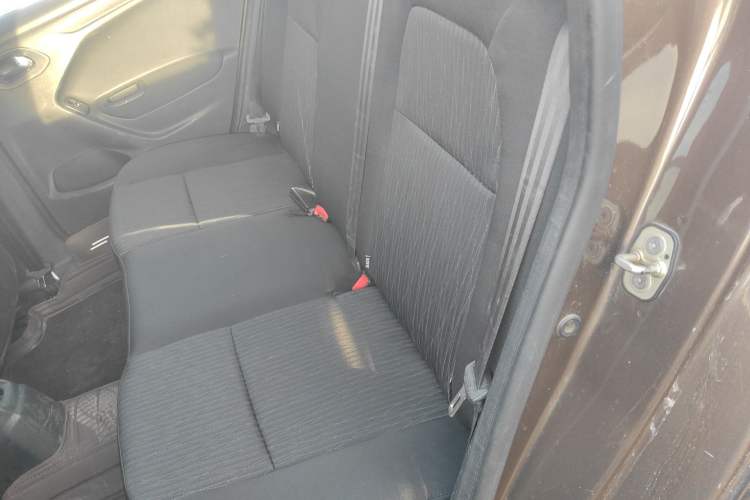 Used Citroen Elysee 2015 Zhishang Edition 1.6L Manual Fashion Model
