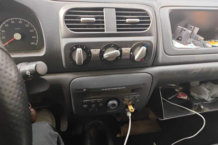 Used Suzuki Wagon R 2019 Revised Version 1.4L Manual – Deluxe Edition Audio And AC Panel