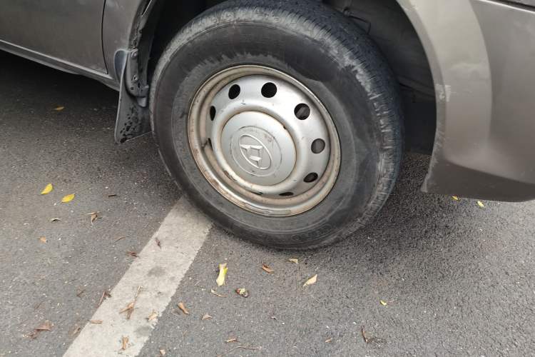 Used SAIC MAXUS Xintu V80 2018 2.5T 6-speed manual Aoyuntong short-wheelbase ultra-low roof 5- or 6-seat model