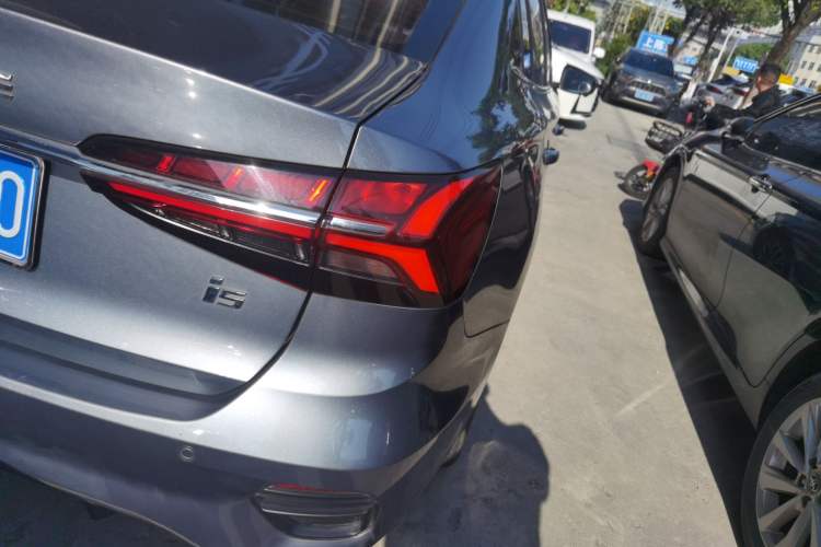 Used Roewe i5 2021 Revised Version 1.5L CVT Diamond Edition
