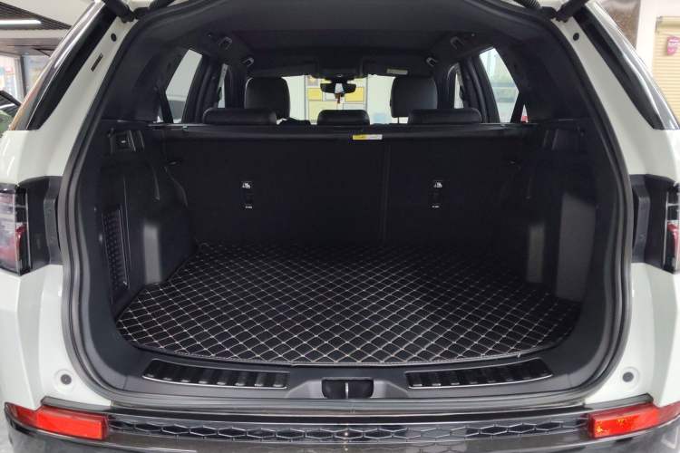 Used Land Rover Discovery Sport 2020 249 PS R-Dynamic Performance Edition