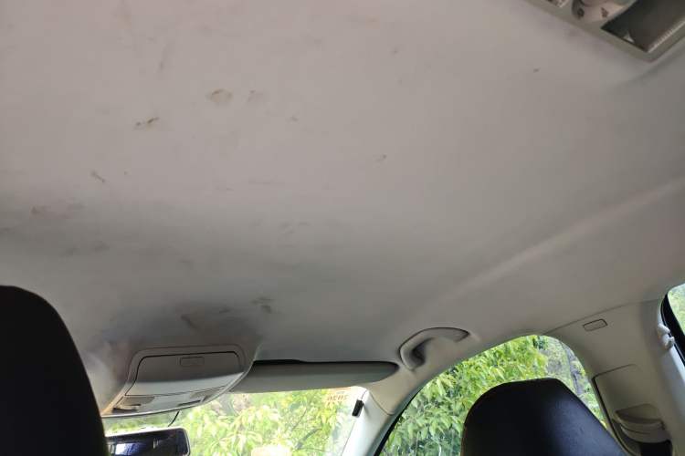 Used Volkswagen Sagitar 2012 1.6L Manual Fashion Edition