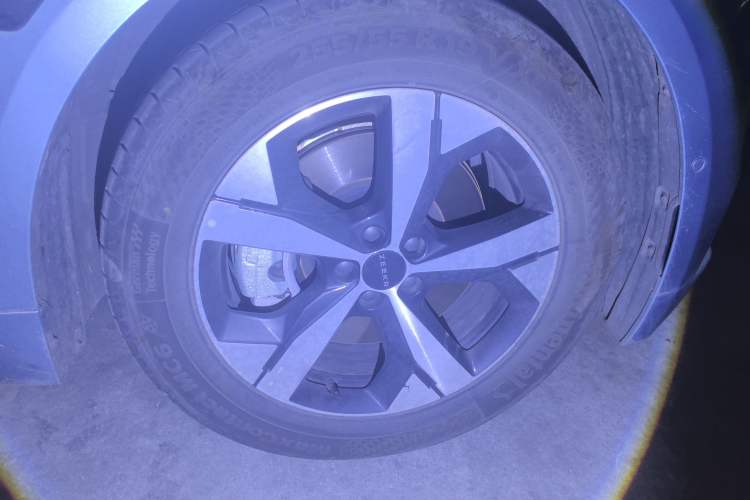 Used Zeekr 001 2023 WE Edition 100 kWh Right Front Wheel Hub