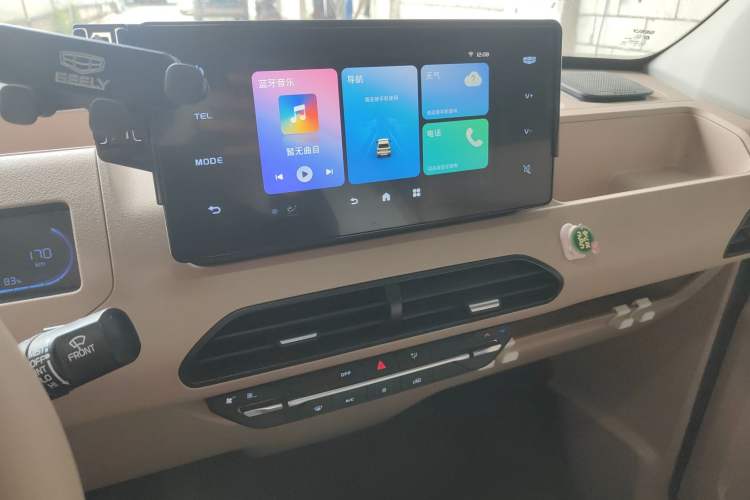 Used Geely Galaxy Panda 2023 Panda Mini 200km Endurance Bear Audio And AC Panel