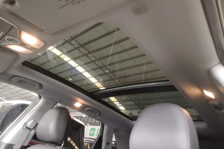 Used Kia Sorento 2013 2.4L 7-Seater Gasoline Luxury Version China IV Standard
