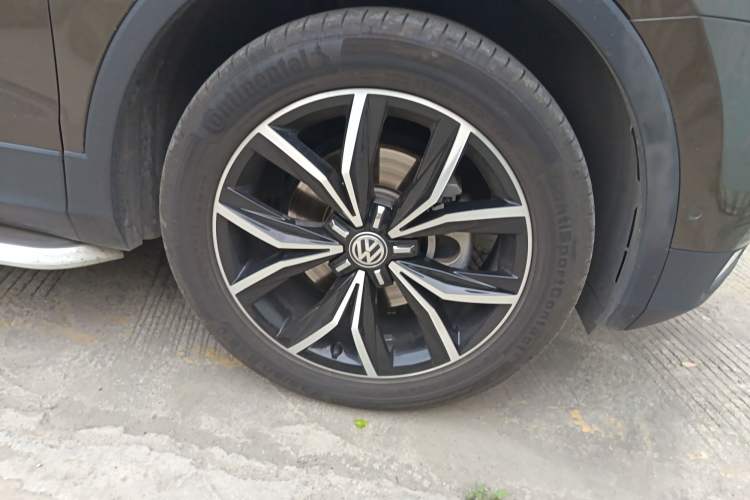 Used Volkswagen Tiguan L 2019 330TSI Automatic Two-Wheel Drive Smart Luxury Version China VI Standard Right Front Wheel Hub