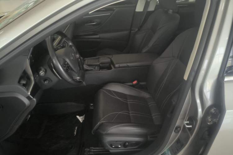 Used Lexus ES 2020 300h Premium Edition