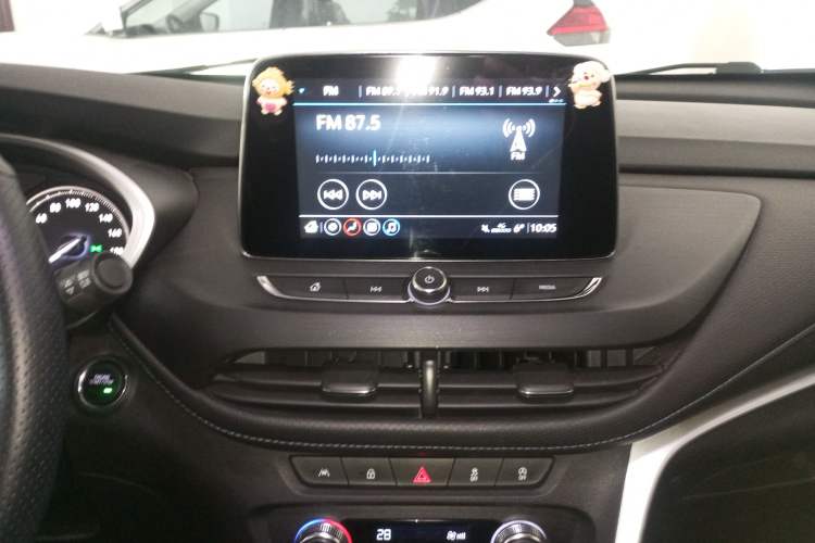 Used Buick Encore 2021 332T CVT Elite Edition Audio And AC Panel