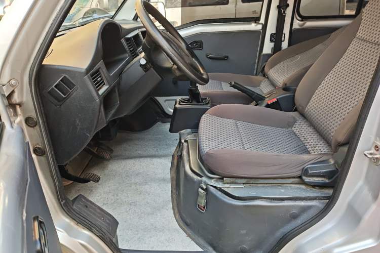 Used Wuling Zhiguang 2015 1.2L Practical LS-I Model