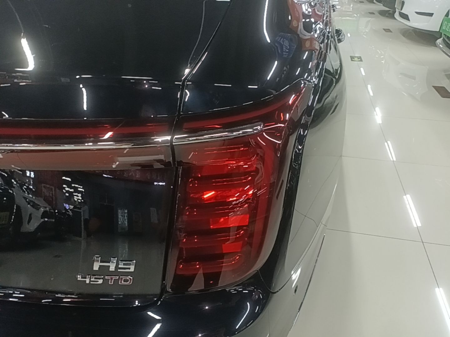 Hongqi H9 2025 2.0T Two-Wheel-Drive Flagship Luxury Business Edition 5 Seats — снимка 9