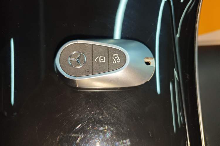 Used Mercedes-Benz C-Class 2024 Second Facelift C 260 L Sport Edition Vehicle Key