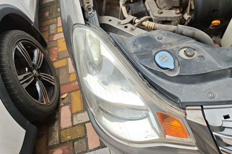 Used Nissan Sylphy 2012 Classic 1.6XE Manual Comfort Edition Right Front Headlight