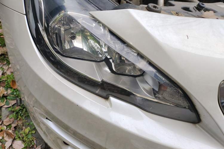 Used Peugeot 408 2014 1.8L Automatic Luxury Edition Right Front Headlight