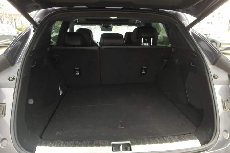 Used Lynk & Co 08 EM-P 2023 220 km Limited-Time Edition Trunk