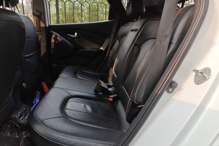 Used Hyundai ix35 2013 2.0L Automatic Two-Wheel Drive Smart GLS China IV Standard
