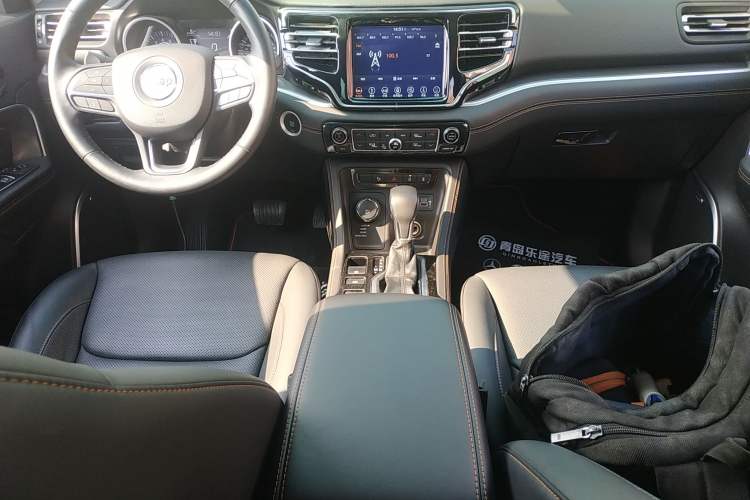 Used Jeep Grand Commander 2018 2.0T Four-Wheel Drive Smart Enjoyment Version China V Emission Standard
