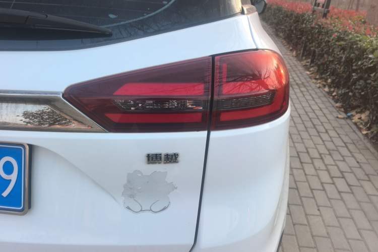 Used Geely Auto Emgrand X7 Sport 2018 1.8TD Automatic Two-Wheel Drive Smart Connect 4G Internet Edition
