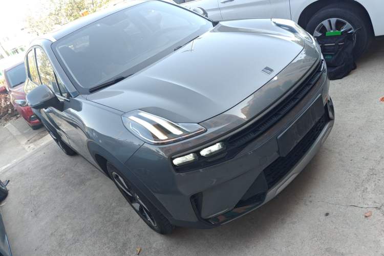 Used Lynk & Co 06 EM-P 2020 PHEV Plus Front Right 45 Deg