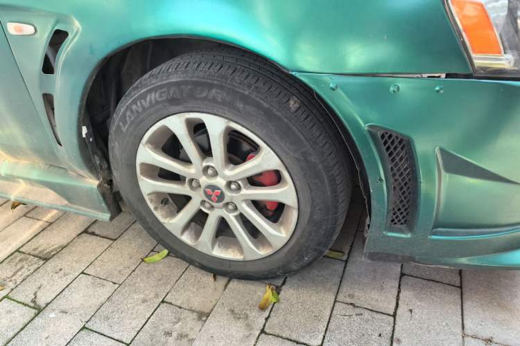 Used Mitsubishi Lancer EX 2012 Fashion Edition 1.8L Manual Comfort Version Right Front Wheel Hub