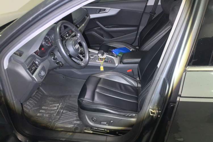 Used Audi A4L 2018 30th Anniversary Edition 40 TFSI Trendy Model Left Front Seat