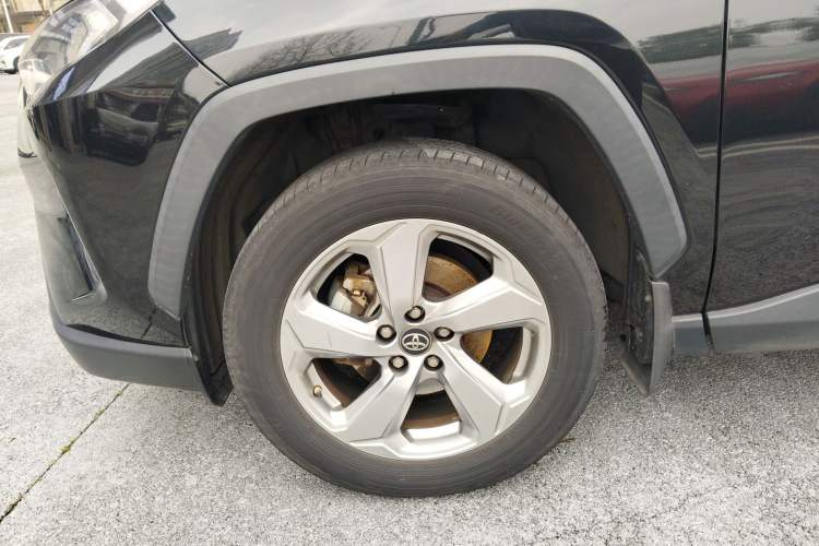 Used Toyota RAV4 2021 2.0L CVT 4x4 Trend Edition