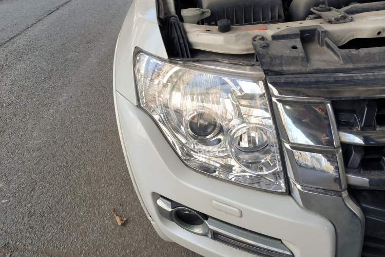 Used Mitsubishi Pajero 2016 3.0L Automatic Prestige Version China IV Standard
