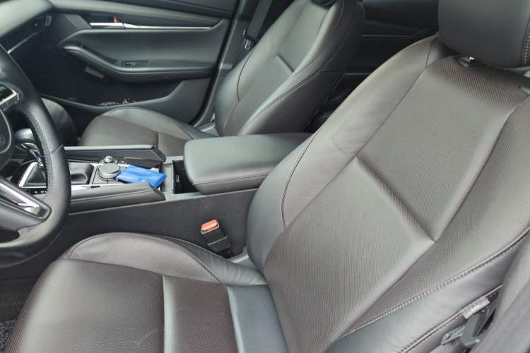 Used Mazda 3 Axela 2020 2.0L Automatic Luxury Version
