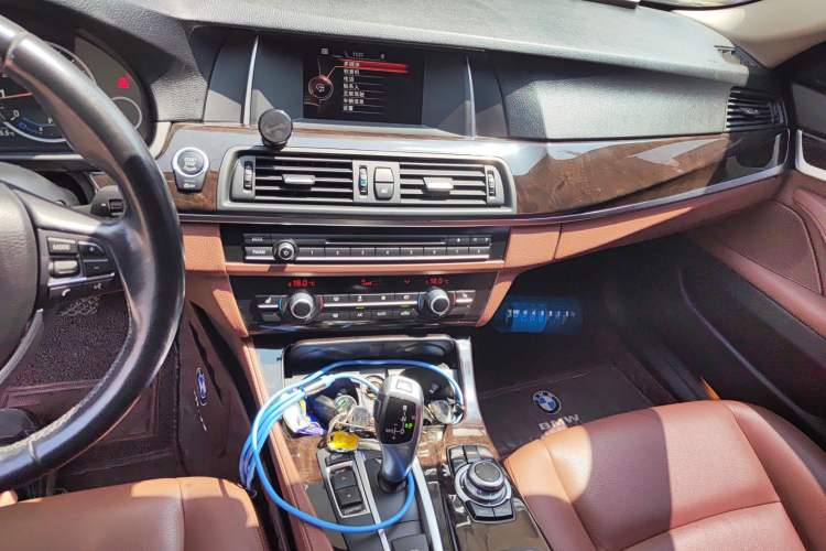 Used BMW 5 Series 2017 525Li Leading Model
