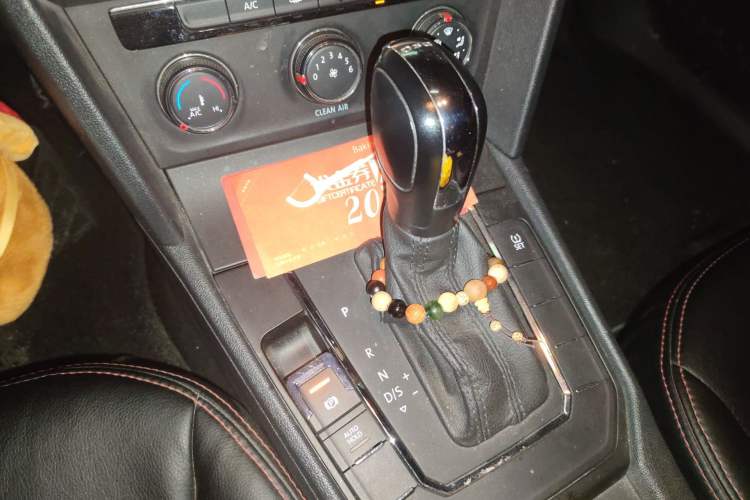 Used Volkswagen Lamando 2015 230TSI DSG Fashion Edition Gear Lever