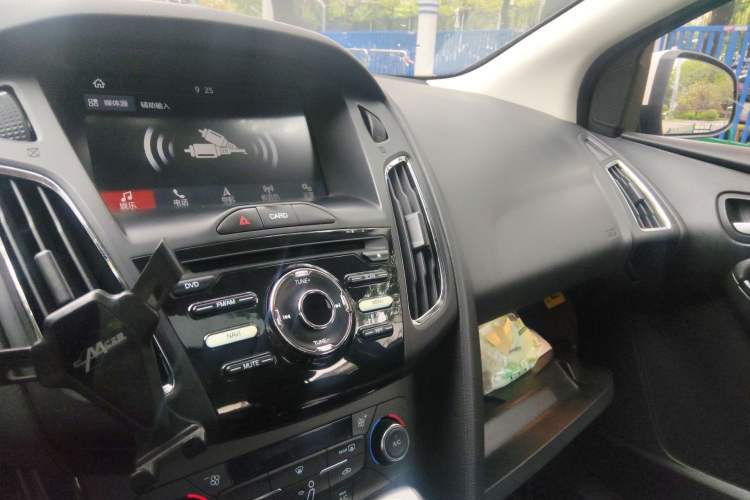 Used Ford Focus 2015 Hatchback 1.6L Automatic Fashion Edition