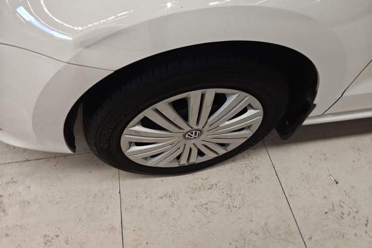 Used Volkswagen Polo 2016 1.6L Automatic Comfort Model
