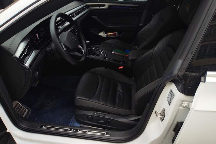 Used Volkswagen FAW-Volkswagen CC 2023 380TSI Striking Edition
