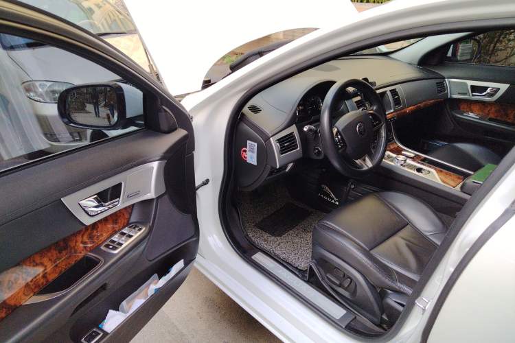 Used Jaguar XF 2014 XF 2.0T Luxury Edition
