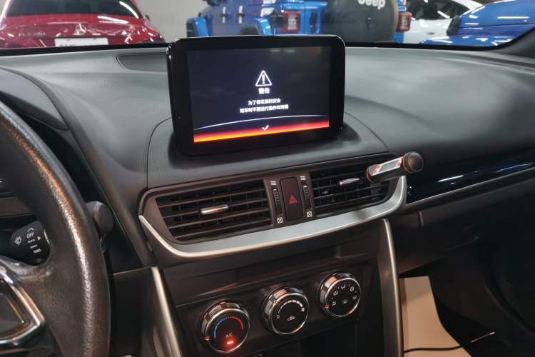 Used Mazda CX-4 2018 2.0L Automatic Two-Wheel Drive Blue Sky Dynamic Version China VI Standard Audio And AC Panel